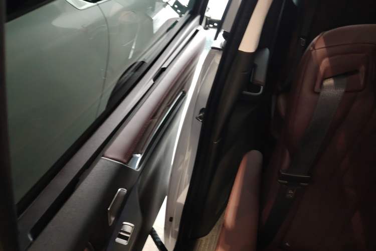 Used Buick Century 2023 2.0T Six-Seater Yinshi Edition Interior 6