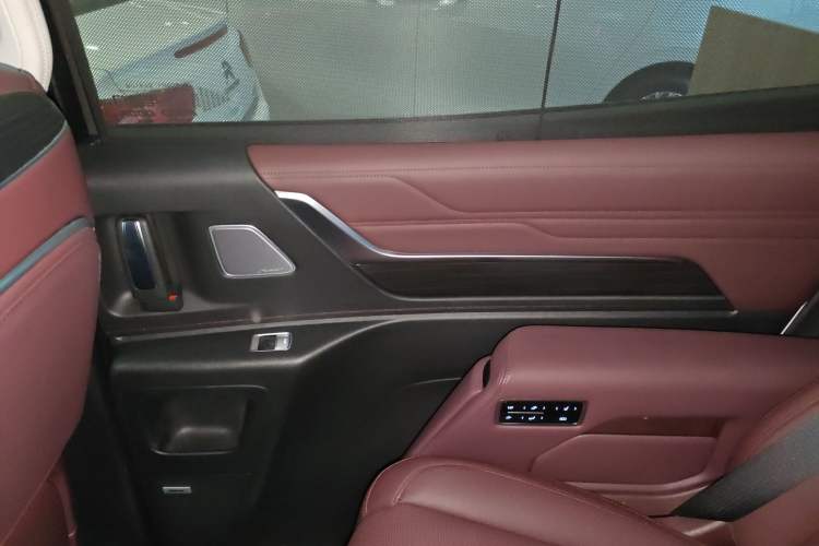 Used Buick Century 2023 2.0T Six-Seater Yinshi Edition Interior 6