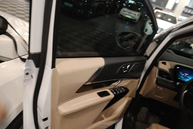 Used Buick Century 2023 2.0T Seven-Seater Deluxe Edition Interior 7
