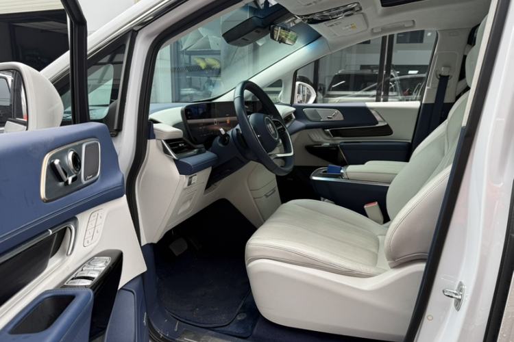 Used Buick Century 2023 2.0T Six-Seater Yinshi Edition Interior 7