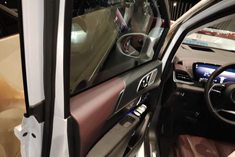 Used Buick Century 2023 2.0T Six-Seater Yinshi Edition Interior 7
