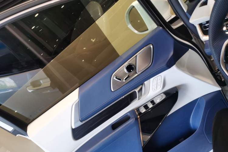 Used Buick Century 2023 2.0T Seven-Seater Yinshi Edition Interior 7