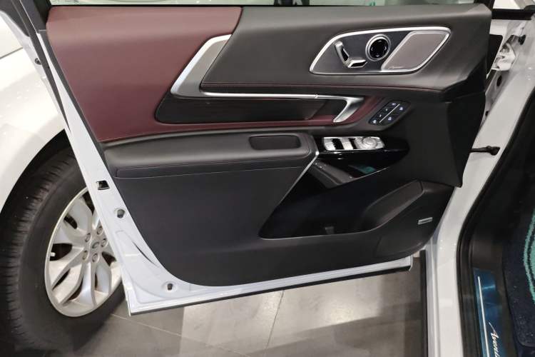 Used Buick Century 2023 2.0T Six-Seater Yinshi Edition Interior 7