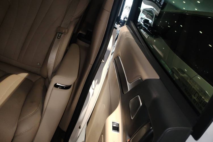 Used Buick Century 2023 2.0T Seven-Seater Deluxe Edition Interior 8