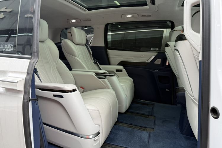 Used Buick Century 2023 2.0T Six-Seater Yinshi Edition Interior 8