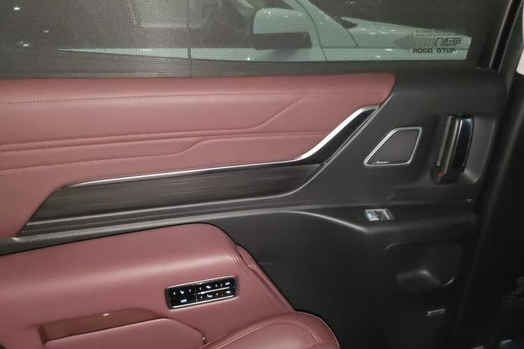 Used Buick Century 2023 2.0T Six-Seater Yinshi Edition Interior 8