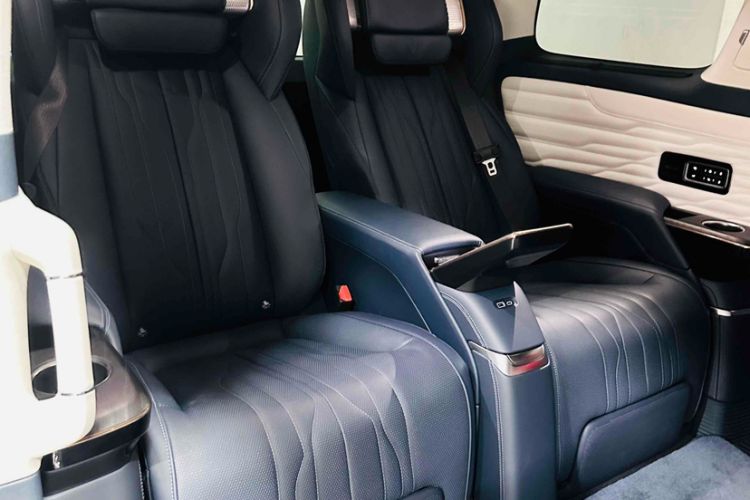 Used Buick Century 2023 2.0T Four-Seat Private Edition Interior 8