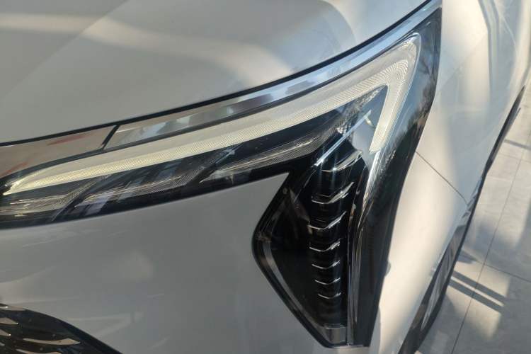 Used Buick Century 2023 2.0T Six-Seater Yinshi Edition Left Front Headlight