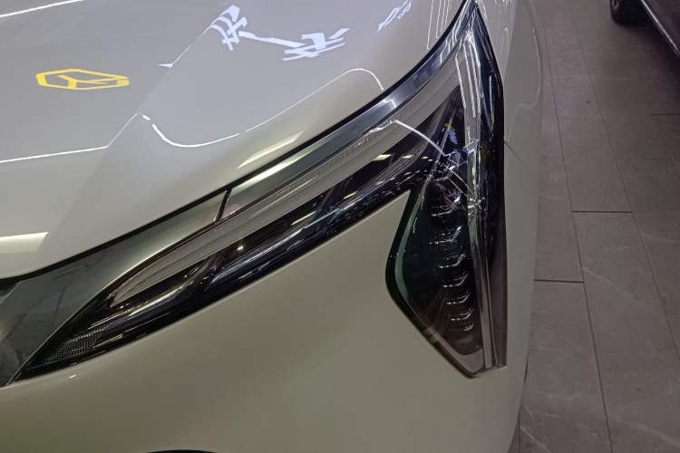 Used Buick Century 2023 2.0T Six-Seater Yinshi Edition Left Front Headlight