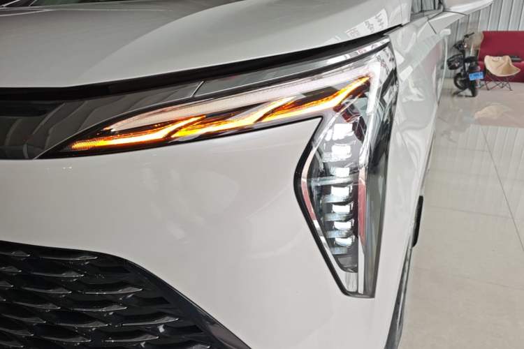 Used Buick Century 2023 2.0T Six-Seater Yinshi Edition Left Front Headlight
