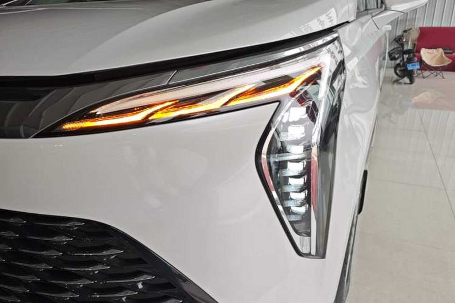 Used Buick Century 2023 2.0T Six-Seater Yinshi Edition Left Front Headlight