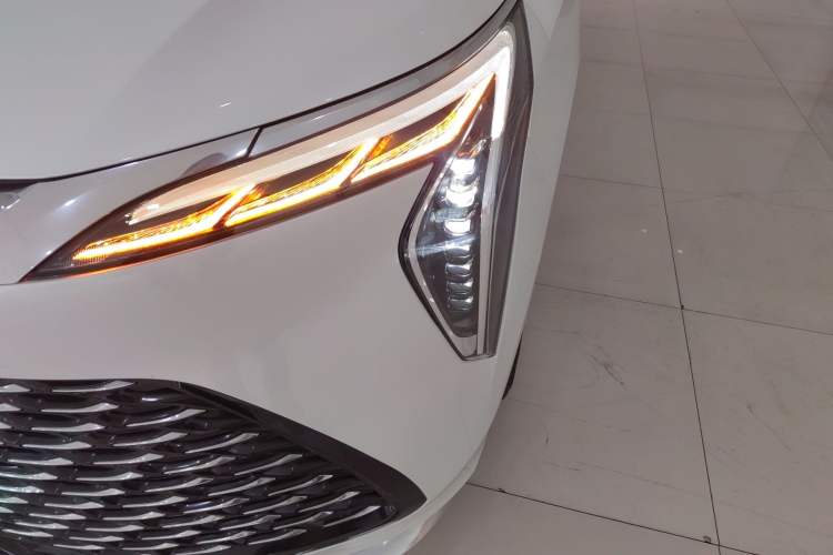 Used Buick Century 2023 2.0T Six-Seater Yinshi Edition Left Front Headlight