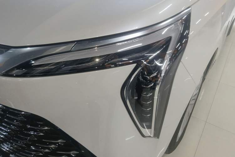 Used Buick Century 2023 2.0T Six-Seater Yinshi Edition Left Front Headlight