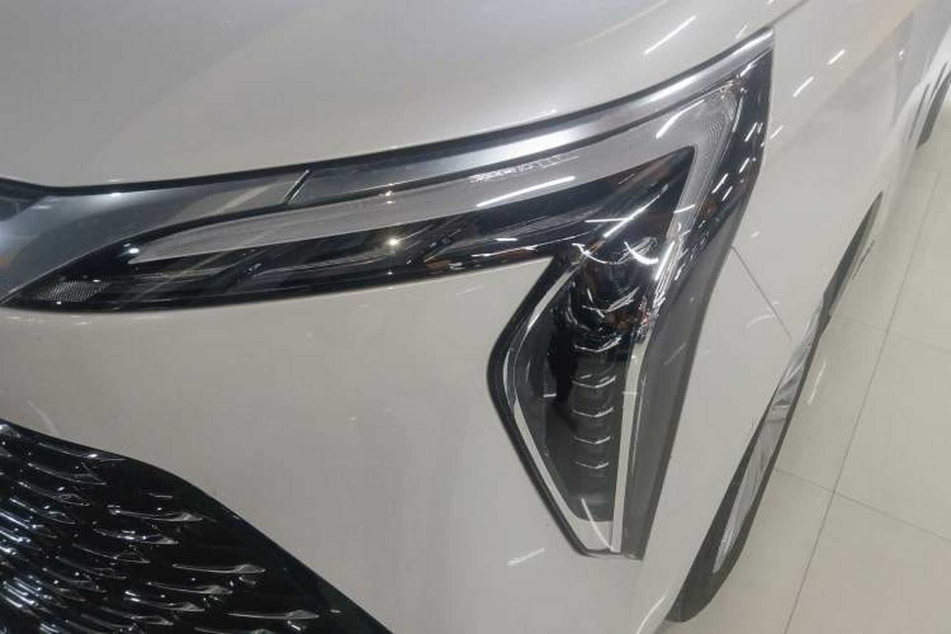 Used Buick Century 2023 2.0T Six-Seater Yinshi Edition Left Front Headlight