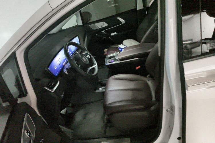 Used Buick Century 2023 2.0T Six-Seater Yinshi Edition Left Front Seat