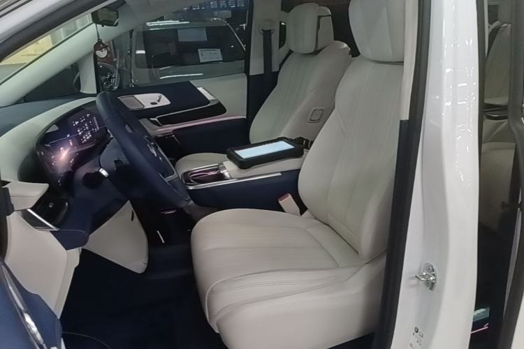 Used Buick Century 2023 2.0T Six-Seater Yinshi Edition Left Front Seat
