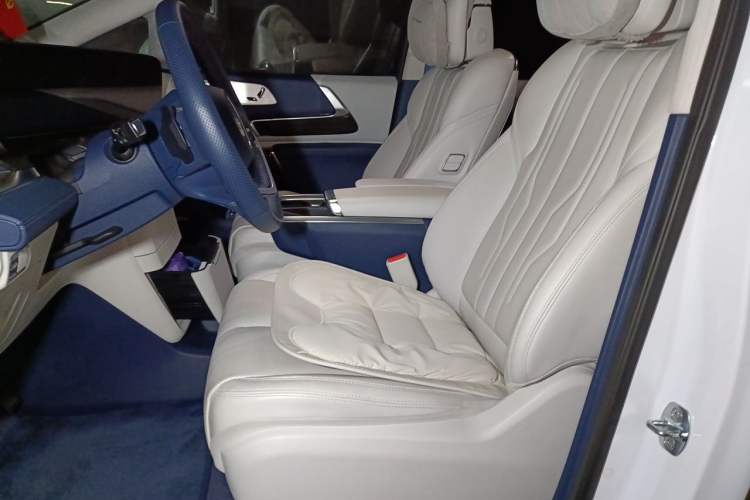 Used Buick Century 2023 2.0T Six-Seater Yinshi Edition Left Front Seat