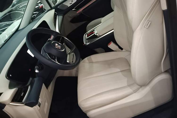 Used Buick Century 2023 2.0T Six-Seater Yinshi Edition Left Front Seat