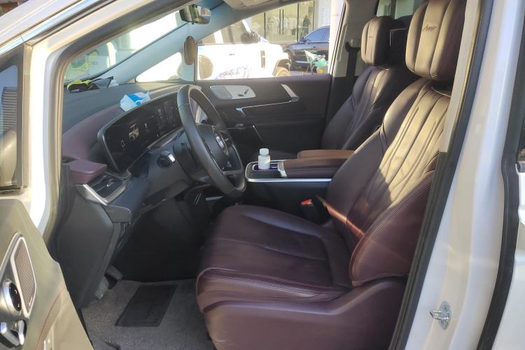 Used Buick Century 2023 2.0T Six-Seater Yinshi Edition Left Front Seat