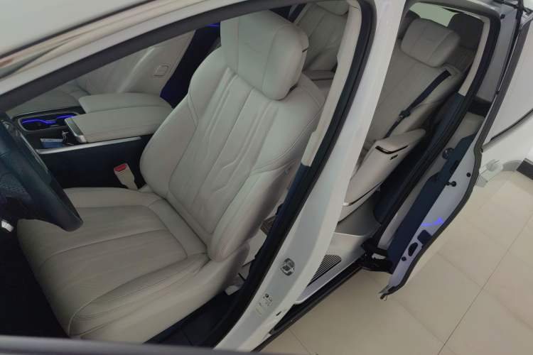 Used Buick Century 2023 2.0T Six-Seater Yinshi Edition Left Front Seat