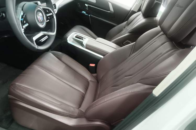 Used Buick Century 2023 2.0T Six-Seater Yinshi Edition Left Front Seat