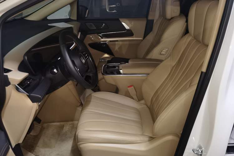 Used Buick Century 2023 2.0T Seven-Seater Deluxe Edition Left Front Seat