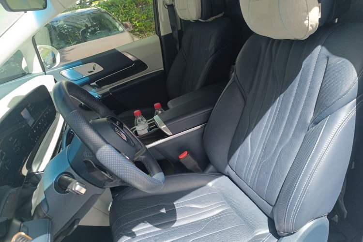 Used Buick Century 2023 2.0T Four-Seat Private Edition Left Front Seat