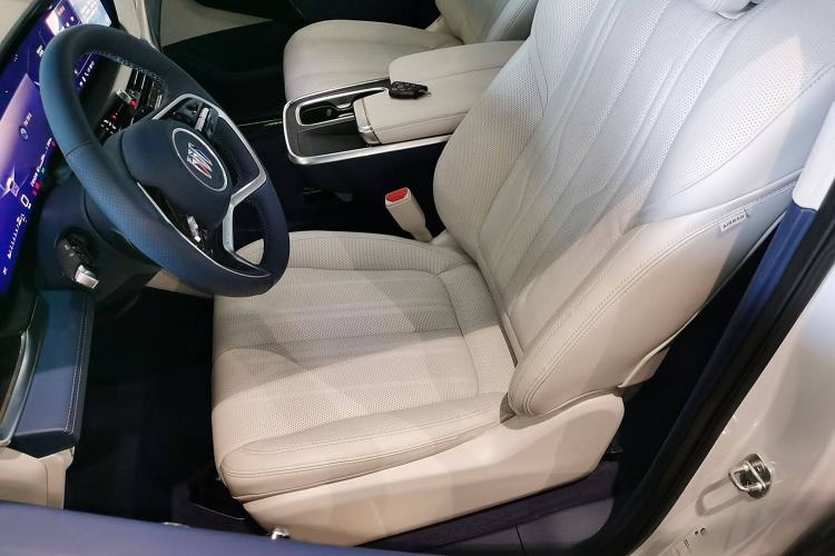 Used Buick Century 2023 2.0T Six-Seater Yinshi Edition Left Front Seat