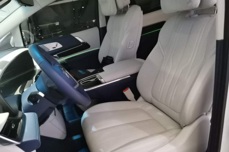 Used Buick Century 2023 2.0T Six-Seater Yinshi Edition Left Front Seat