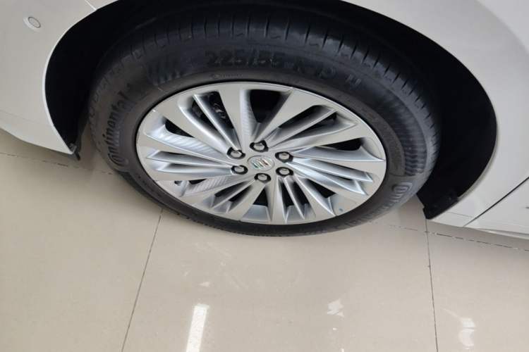 Used Buick Century 2023 2.0T Seven-Seater Yinshi Edition Left Front Wheel Hub