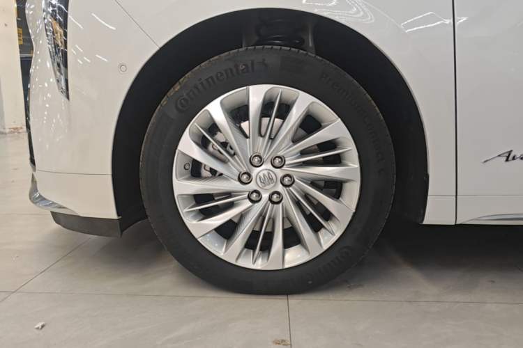 Used Buick Century 2023 2.0T Seven-Seater Yinshi Edition Left Front Wheel Hub