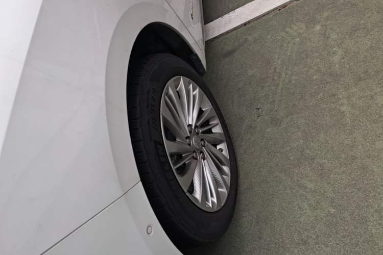 Used Buick Century 2023 2.0T Seven-Seater Yinshi Edition Left Front Wheel Hub
