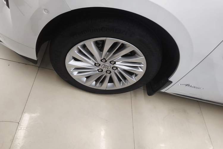 Used Buick Century 2023 2.0T Six-Seater Yinshi Edition Left Front Wheel Hub
