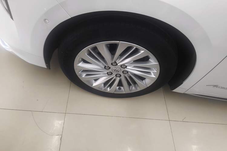 Used Buick Century 2023 2.0T Six-Seater Yinshi Edition Left Front Wheel Hub
