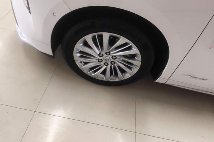 Used Buick Century 2023 2.0T Seven-Seater Yinshi Edition Left Front Wheel Hub