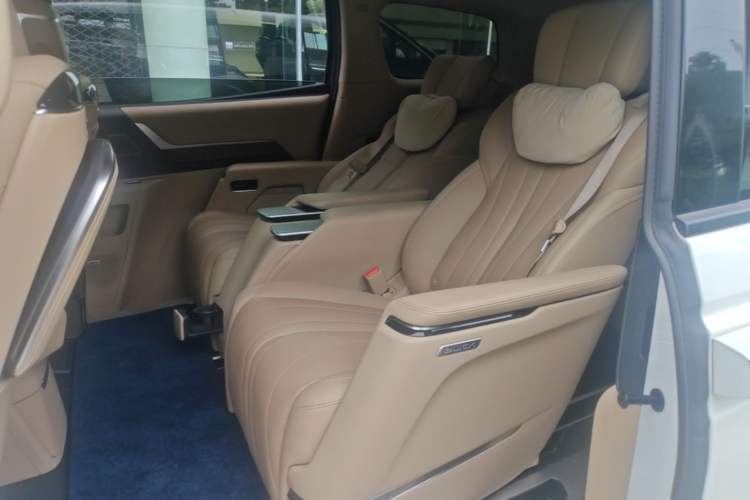 Used Buick Century 2023 2.0T Seven-Seater Deluxe Edition Left Rear Seat