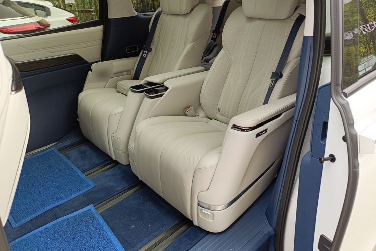 Used Buick Century 2023 2.0T Six-Seater Yinshi Edition Left Rear Seat