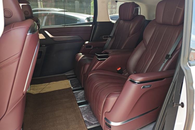 Used Buick Century 2023 2.0T Six-Seater Yinshi Edition Left Rear Seat