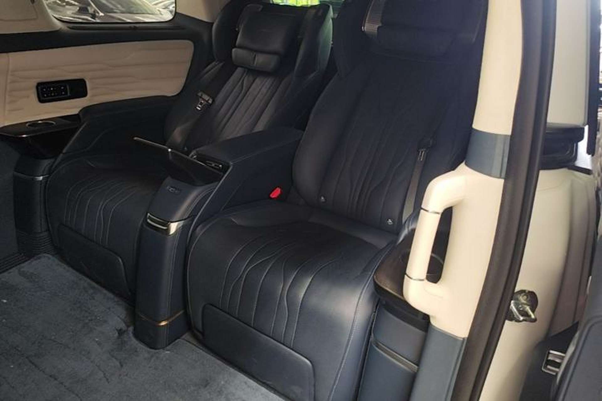 Used Buick Century 2023 2.0T Four-Seat Private Edition Left Rear Seat