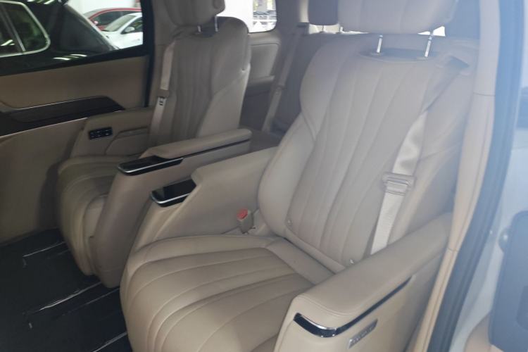Used Buick Century 2023 2.0T Seven-Seater Deluxe Edition Left Rear Seat
