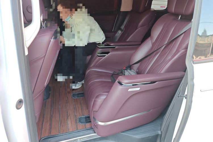 Used Buick Century 2023 2.0T Six-Seater Yinshi Edition Left Rear Seat