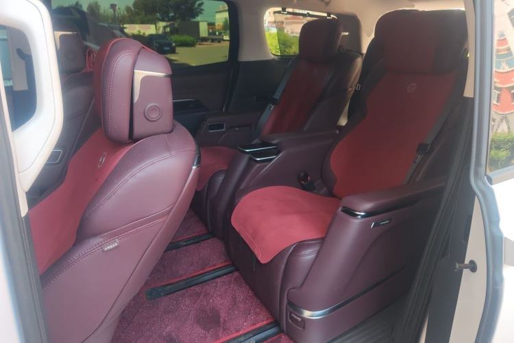 Used Buick Century 2023 2.0T Six-Seater Yinshi Edition Left Rear Seat
