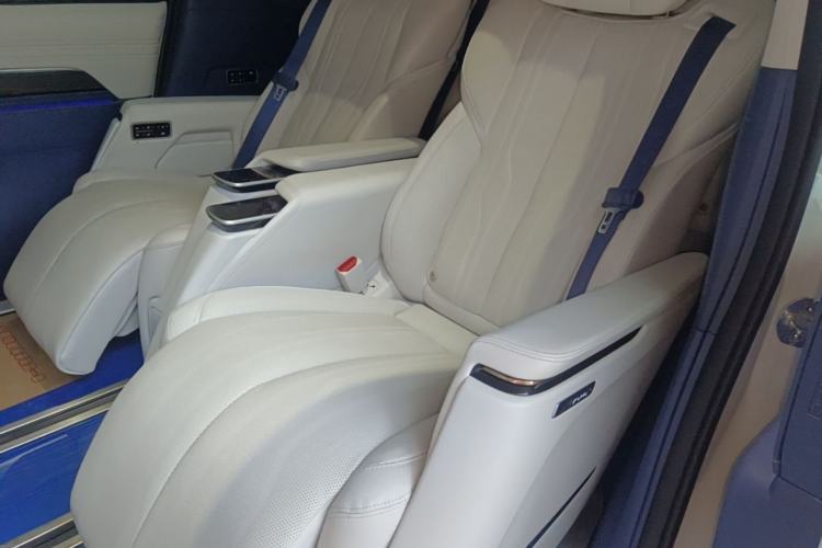 Used Buick Century 2023 2.0T Six-Seater Yinshi Edition Left Rear Seat