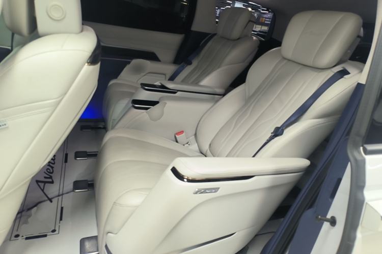 Used Buick Century 2023 2.0T Six-Seater Yinshi Edition Left Rear Seat