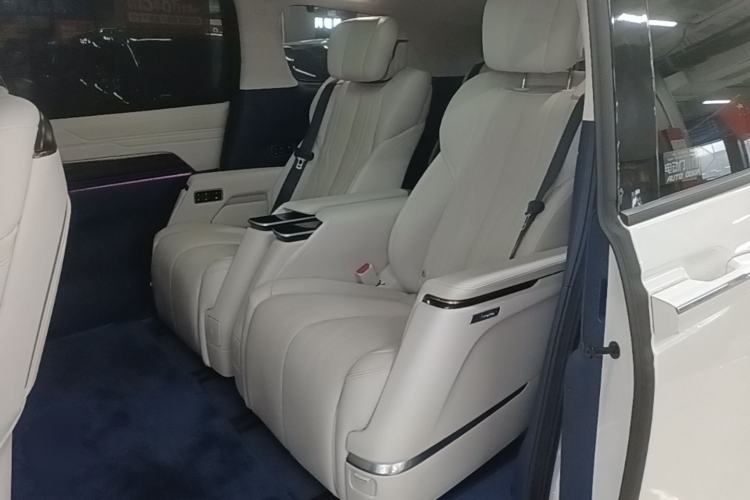Used Buick Century 2023 2.0T Six-Seater Yinshi Edition Left Rear Seat