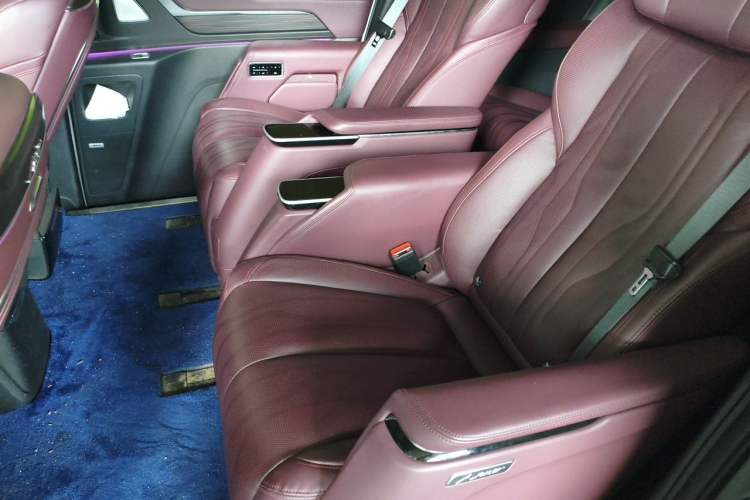 Used Buick Century 2023 2.0T Six-Seater Yinshi Edition Left Rear Seat