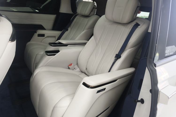 Used Buick Century 2023 2.0T Six-Seater Yinshi Edition Left Rear Seat