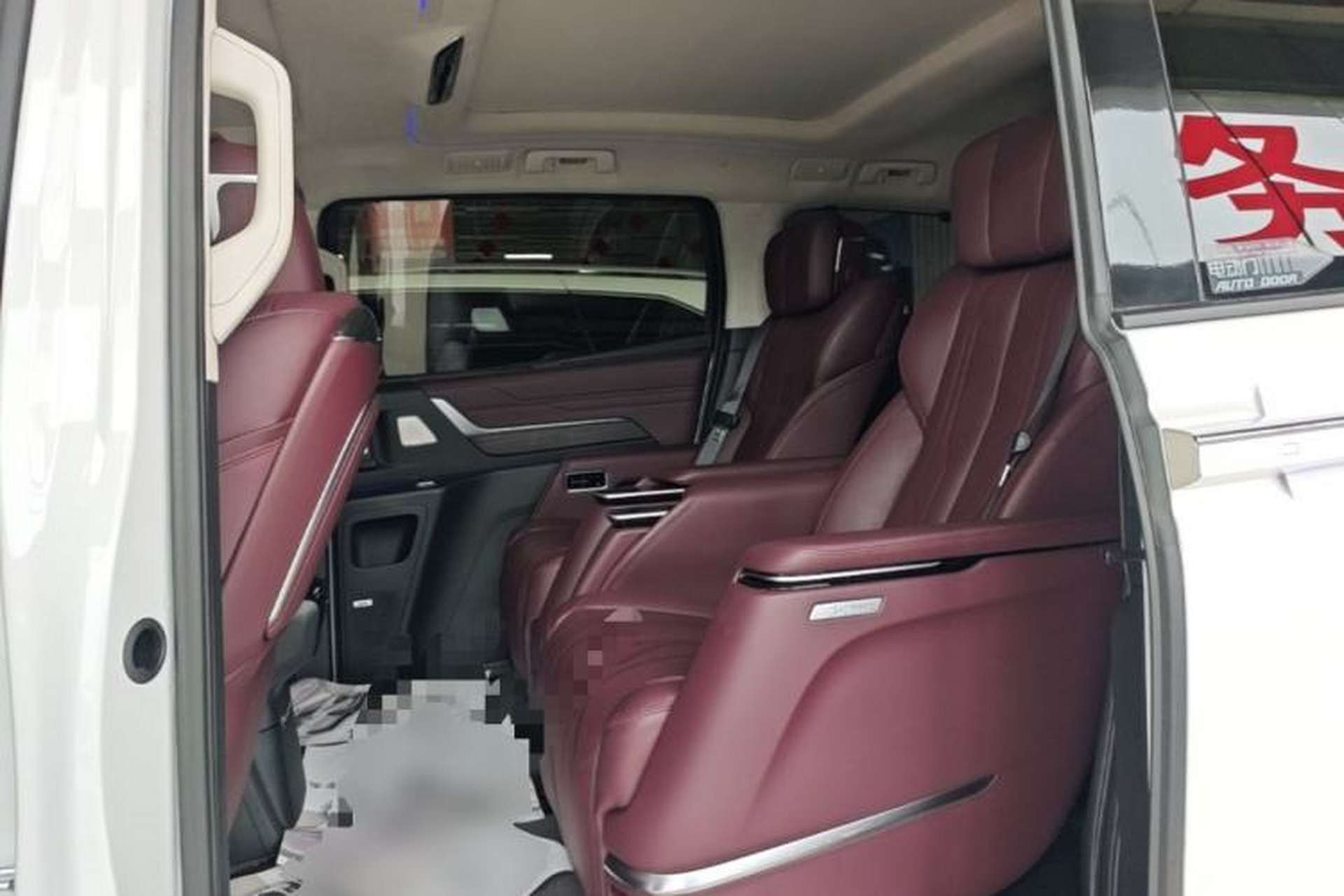 Used Buick Century 2023 2.0T Six-Seater Yinshi Edition Left Rear Seat