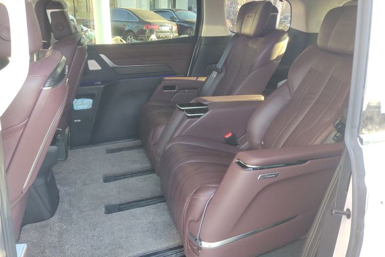Used Buick Century 2023 2.0T Six-Seater Yinshi Edition Left Rear Seat