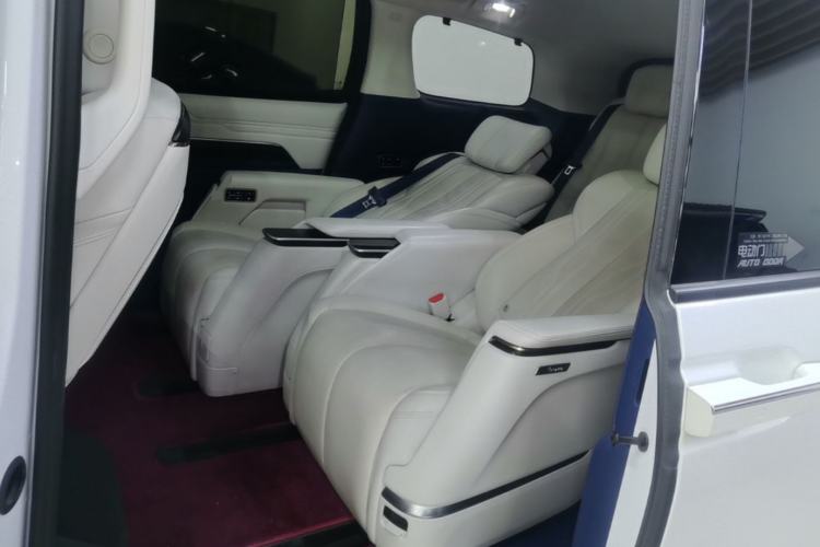 Used Buick Century 2023 2.0T Six-Seater Yinshi Edition Left Rear Seat